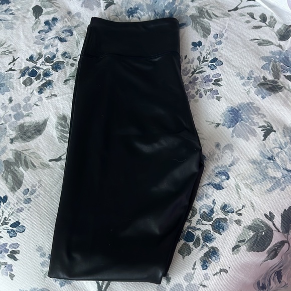 Wild Fable Faux leather leggings shiny - Picture 4 of 4